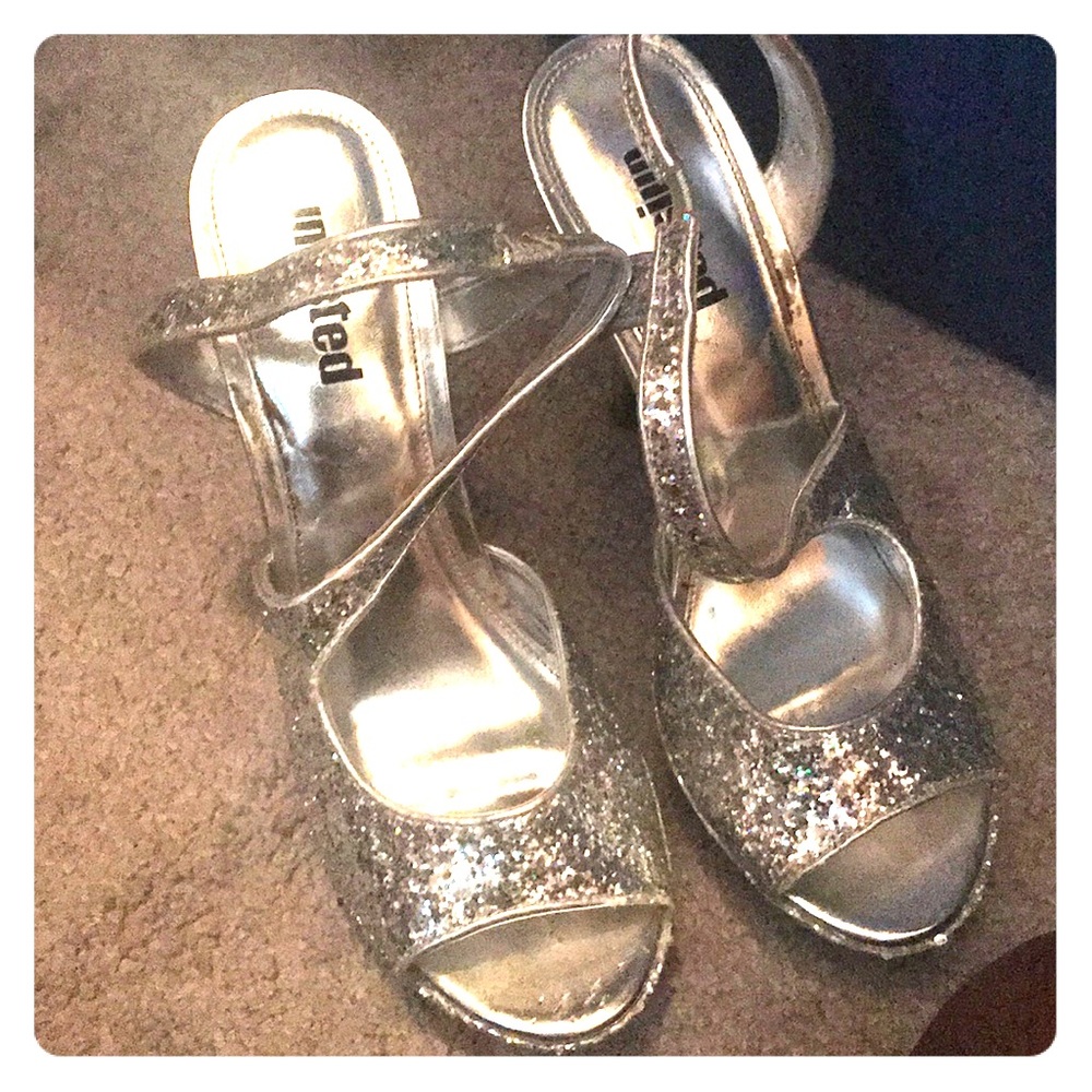 Silver glitter heals